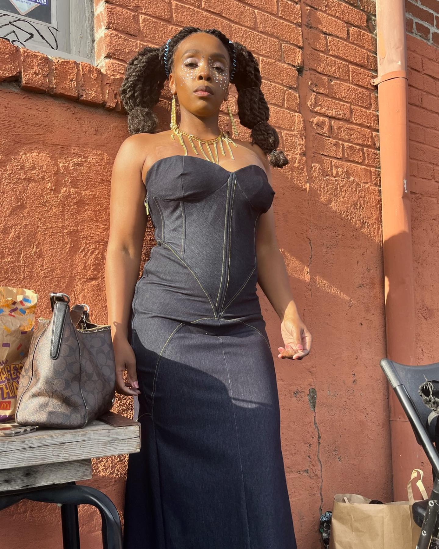 Who knew bodycon came in denim ?!
The Mercedes Dress on our very own Mercedes. #blk #bodycon #dress