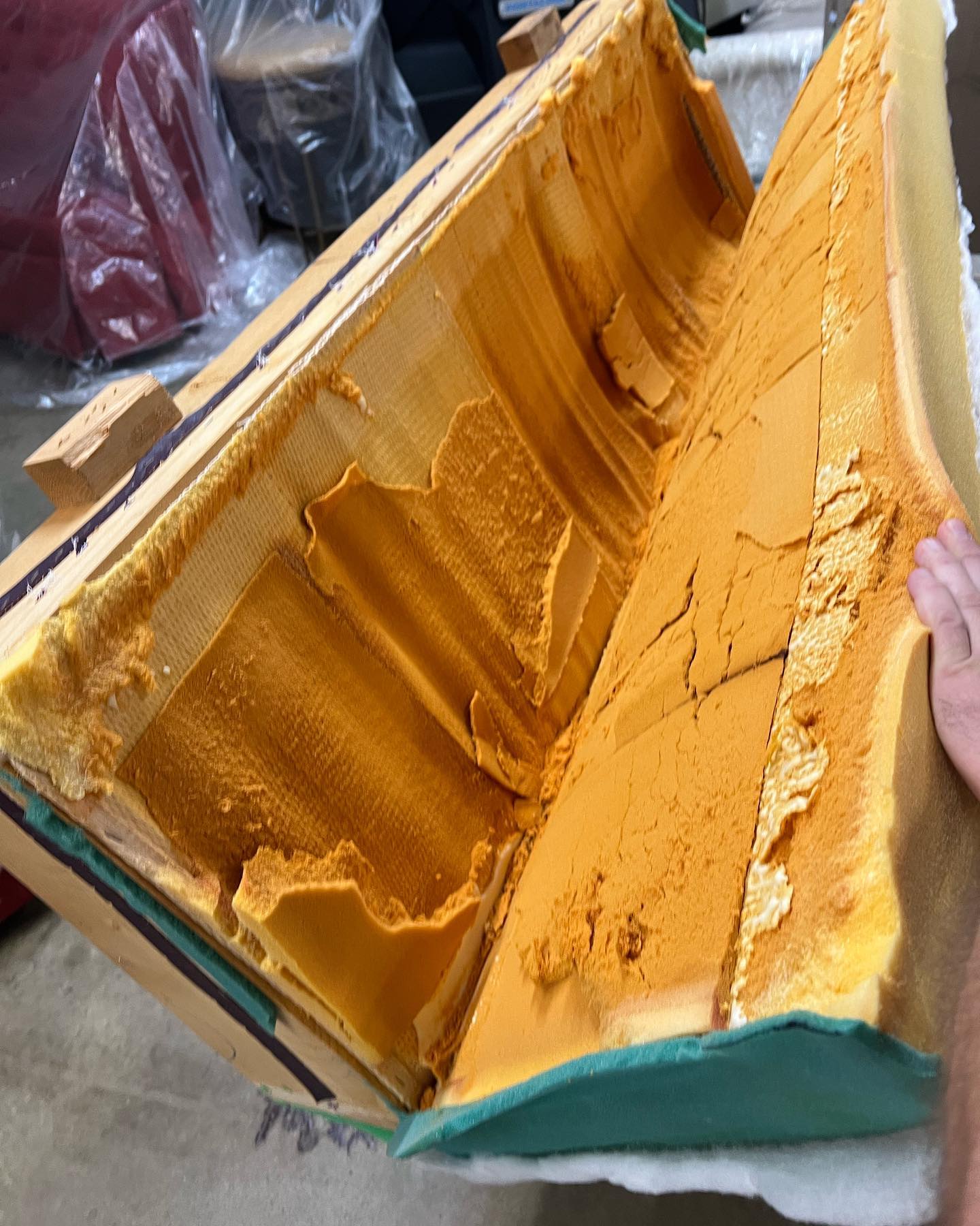 Restaurant seating gets a lot of use and abuse everyday. What’s underneath that uncomfortable, sunken seat? Swipe to see what we started with and what we sent back out for dinner service tonight!
#upholstery
#614food
#614restaurants