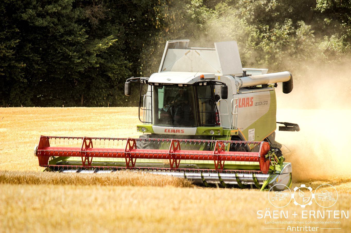Nicht mehr lange dann gehts los 🌾🌱
.
.
.
.
.
.
.
.
#dreschen #claaslexion #claaslexion570 #mähdrescher #mähdrusch #ernte2023 ##baden #badenwürttemberg #kraichgau #lohnunternehmen #claas #fendt #fendt724 #dikkebude24 #foryou #landwirtschaft #landwirtschaftistleidenschaft #landwirt #landwirtschaftverbindet #lohnunternehmenantritter #fürdich #ballern #gas #vollepulle #liebe #leidenschaft