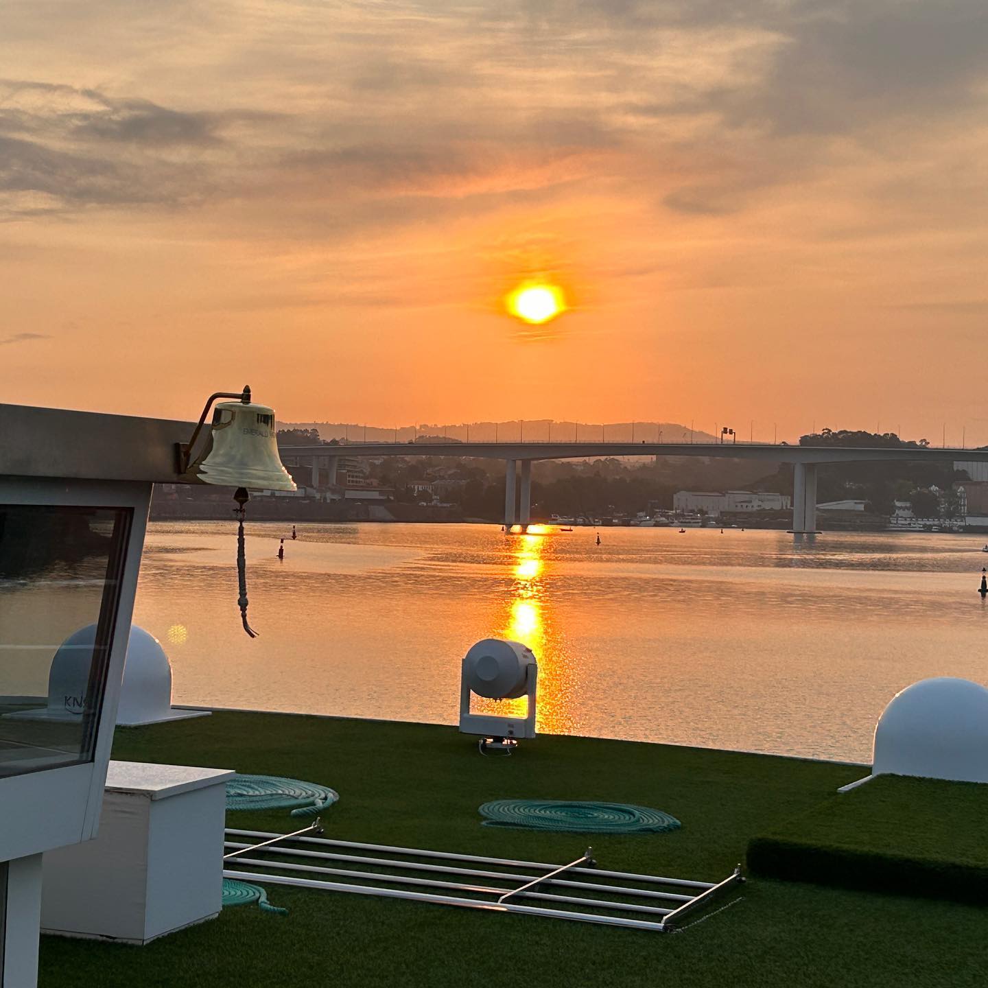 Waking up for the sunrise as we departed Porto and said good morning to the Duoro river. 🌅🇵🇹
#river #sunrise #boats #boating #cruise #cruising #europe #Portugal #porto