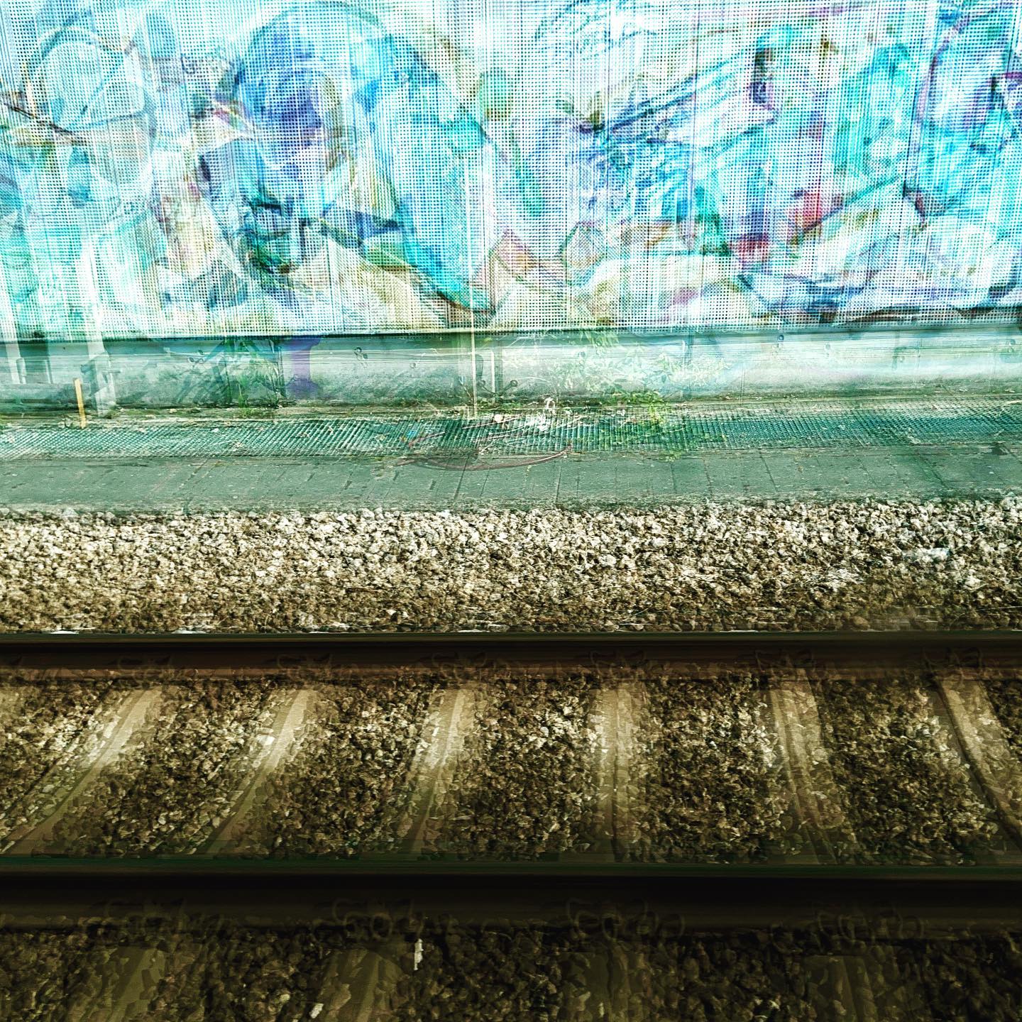 … RIDING ON A TRAIN … #experimentellefotografie #multiexposure #nophotoshop #nofilter #mehrfachbelichtung #visualart #incamera #fineartphotography #wallart #abstractart #inmotion #experimentalphotography #art #motion #artoninstagram #fineart #ilovehannover #artography #camerapainting #sun #sunset #wien #beauty #sunlight #celebrationoflight #ontheroad #train #graffiti