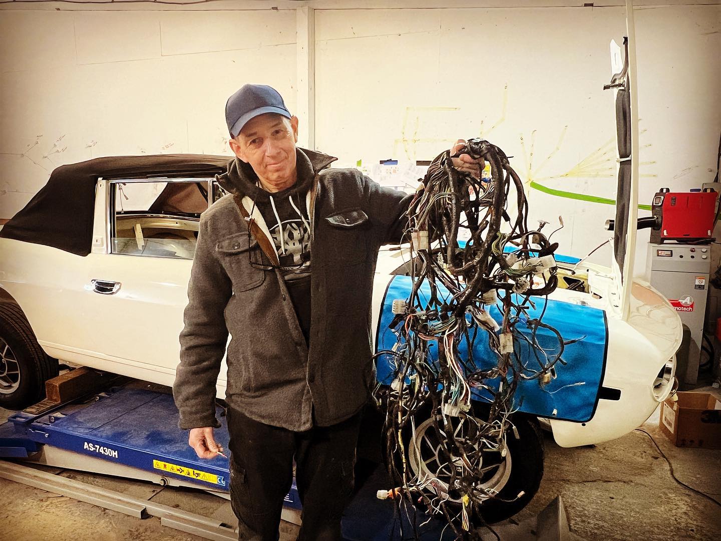 The Amazing electric rebuild continues on the stag, see part 16 on our YouTube channel @downatthebarns tonight at 6pm #triumphstag #triumphstagram #triumphstagmk2 #triumphstagownersclub #electriccarsarethefuture #electricpowertrain #ev