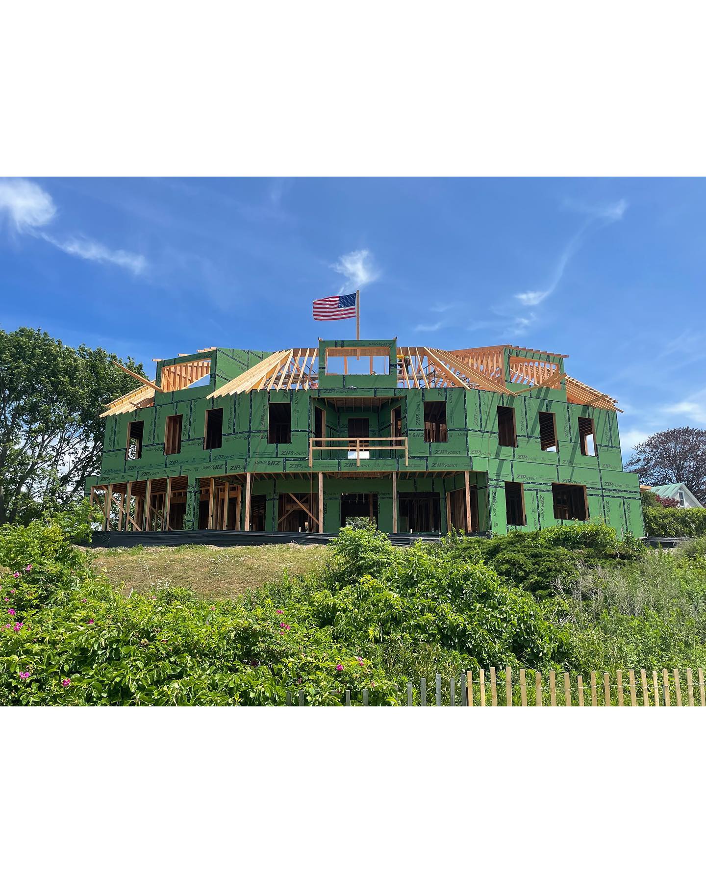 Amazing progress on our Madison beach house!
#simmonsquality #customhomes #designandbuild #coastalliving #newhome #newhomeconstruction #madisonct