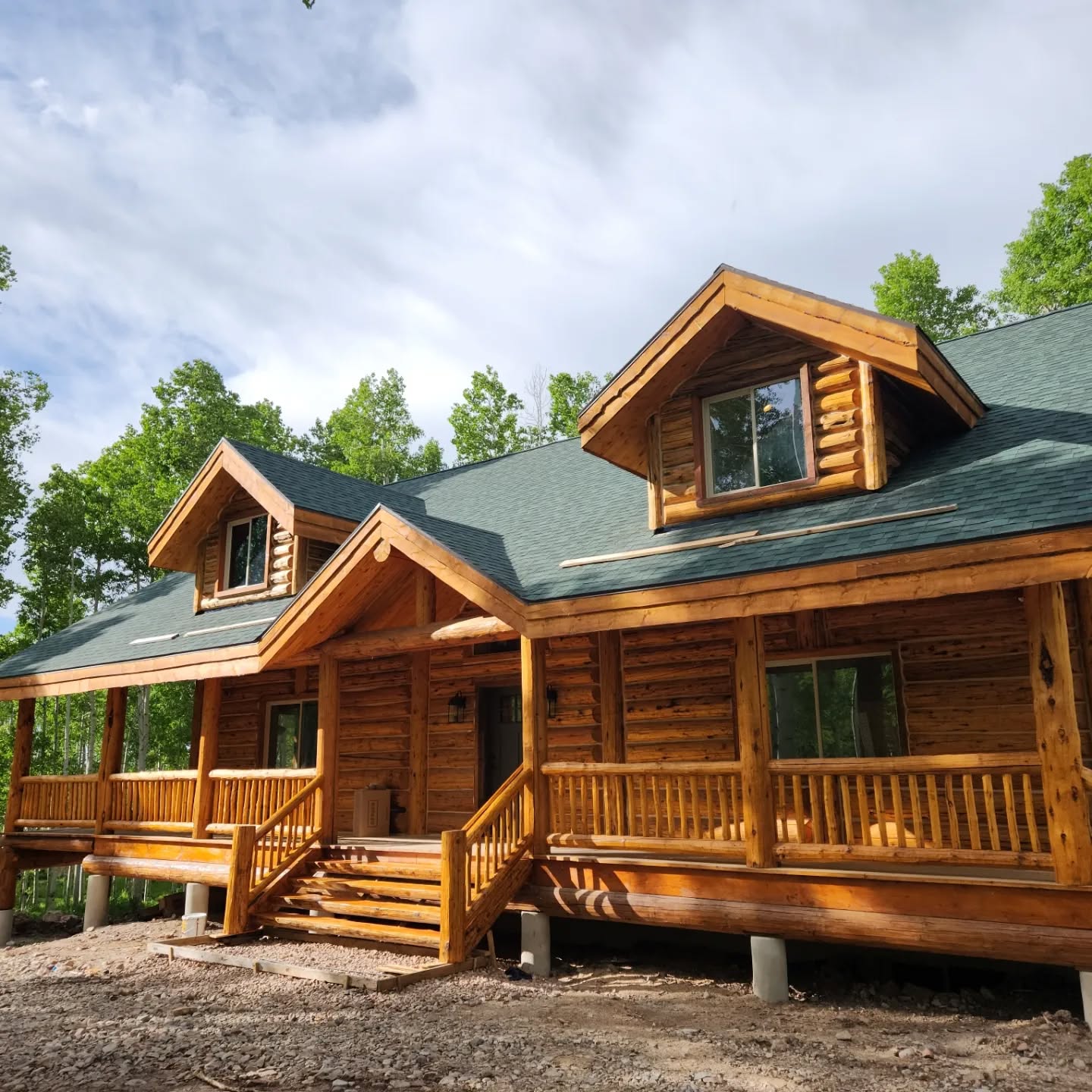 What's better than wrapping a project up in the mountains? Doing it with your best friend! We did it!!! Such a beautiful cabin and I know the owners are going to love making memories here!