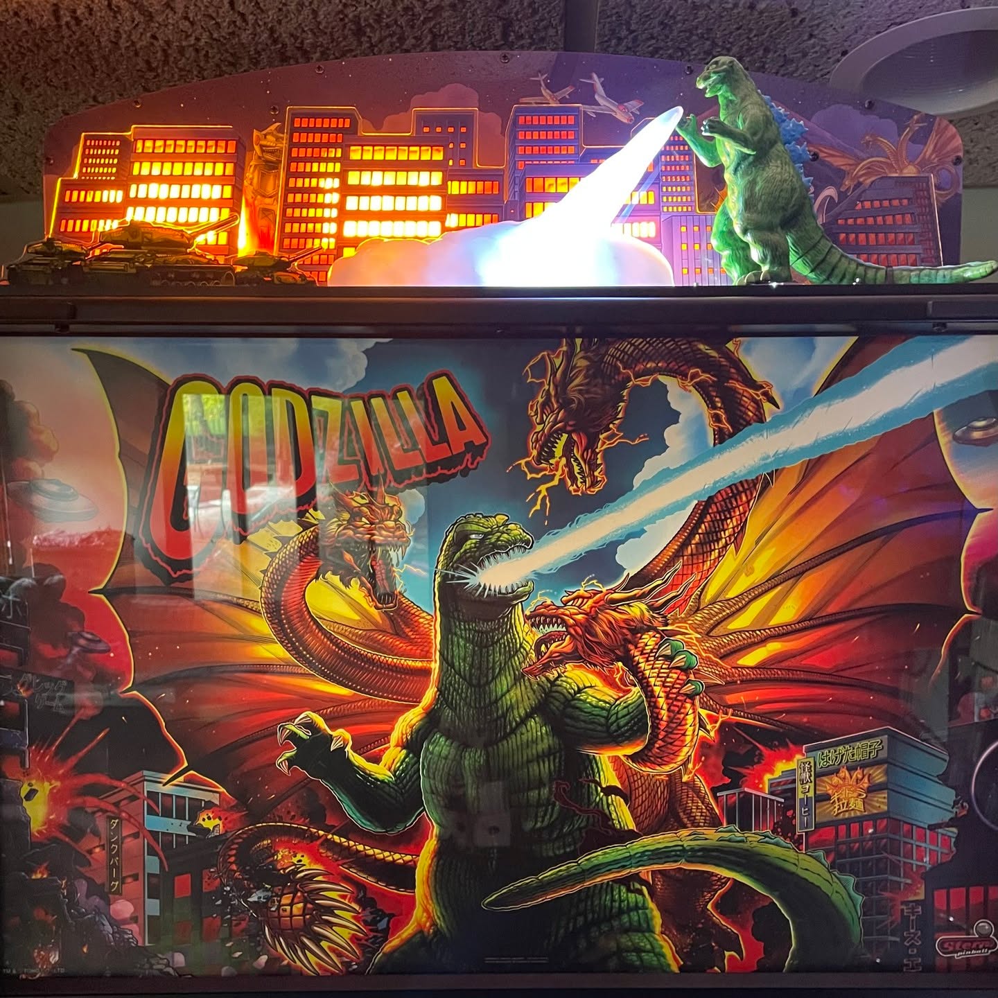My Godzilla pinball topper from Stern has arrived. This topper is way cooler that I expected and priced better than Mando and Rush.
Go Go Godzilla!
Consider following my Twitch channel as a FREE way to support my content.
Twitch.tv/angryoldmangamingofficial
AngryOldManGaming.com
.
.
.
.
.
.
.
.
.
.
.
.
.
.
.
.
.
.
.
.
.
.
@angryoldmangaming.official #retrogaming #retrogamer #twitch #twitchaffiliate #epicpartner #epicambassador #smallstreamersconnect #silverball #sternpinball #pinballlife #strangerthings #district82 #pinball #ifpa #love #angryoldmangaming #arcadeclassics #follow4followback #pinballwizard #followforfollowback #gamerlife #arcade #godzilla #pinhead #pinballarcade #007 #SternPinball
#topper