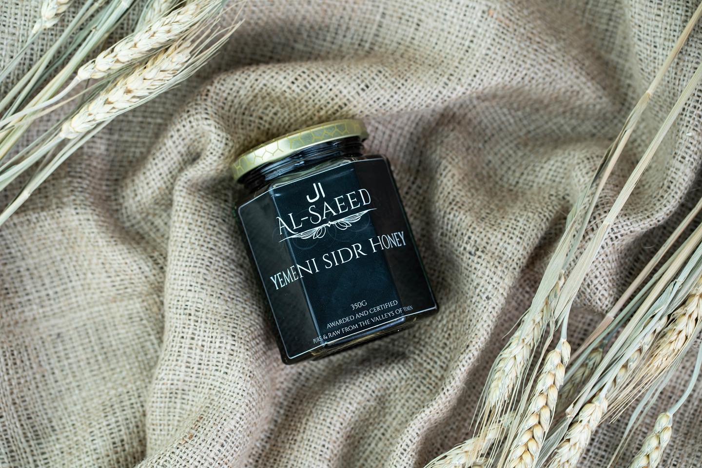 A Spoon A Day Keeps The Doctor Away š.
.
.
.
.
.
.
.
.
#yemenisidrhoney #sale #honey #rawhoney #organic #breakfast #health #healthy #healthylifestyle