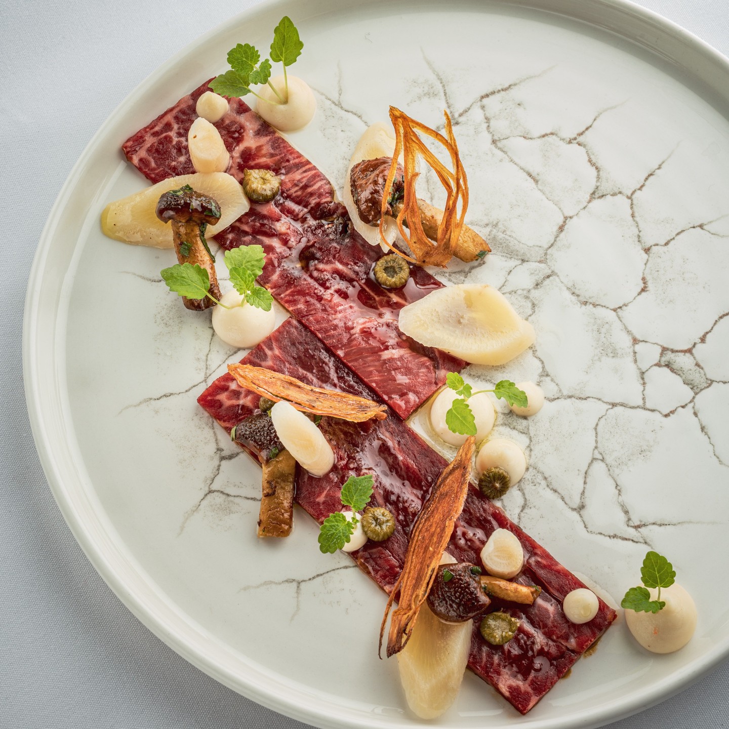 Wagyu🐃
Champignons poêlés, salsifis, chips d’échalotes, ortie.
📸 @lyraphoto
#wagyu #maitrecuisinierdefrance #gastronomy #gastronomie
#lesaintamour #gastronomiequebecoise #restaurantlesaintamour #restoquebec #foodies #quebecfood #vieuxquebec #alimentsQC #quebeccity #restaurantsaintamour #mangerlocal #mangerquebec #quebecfoodies