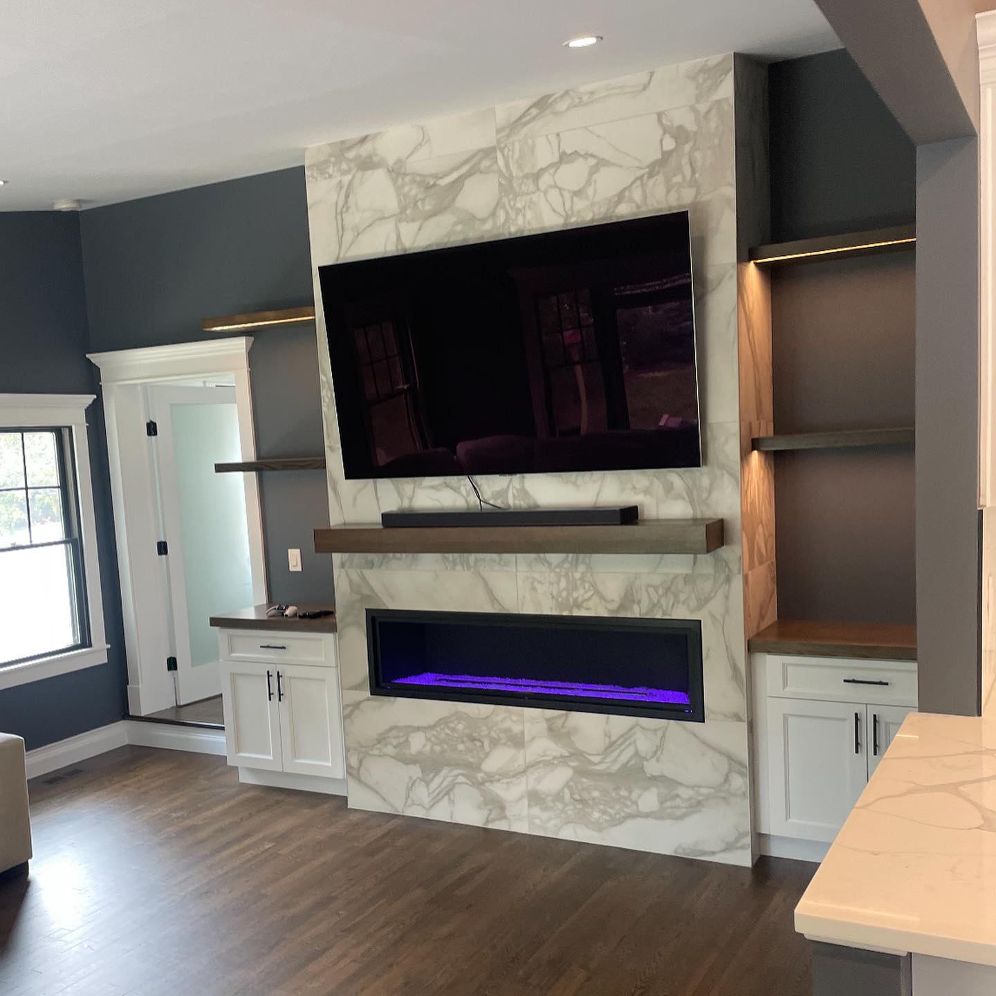 Job we recently completed for a contractor . Some floating shelves with LED channel, fireplace mantle, table tops. All built from raw stock white oak, jointed , planed, glued up, sanded . Contact us for anything you need built for your home or business !
#whiteoak #fireplace #mantle #homedesign #livingroom #floatingshelves #LED #stain #wood #elite #millwork #custom @guidicecontracting