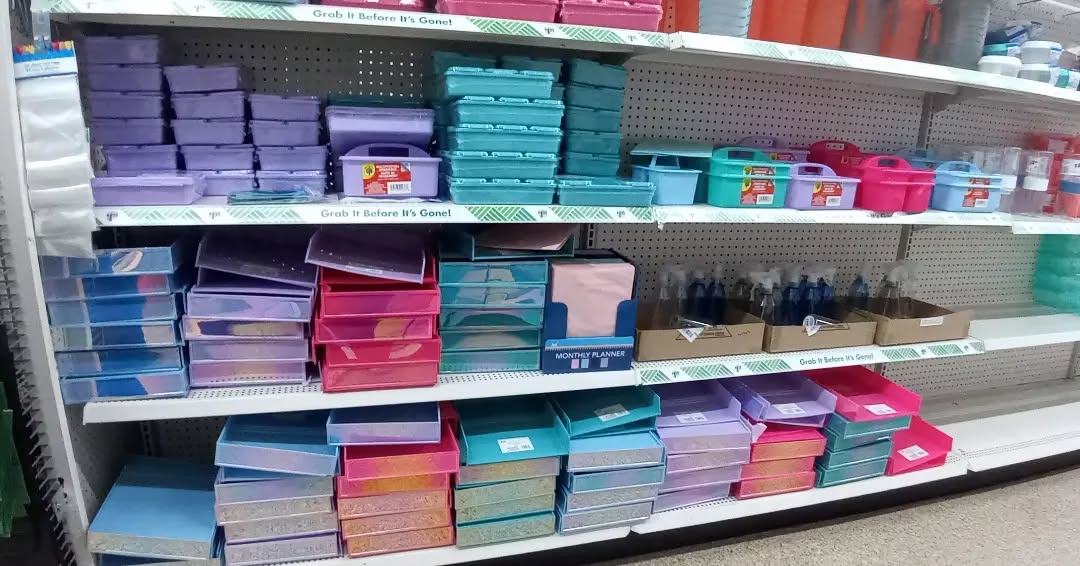 Dollar Tree is also ready for back to school season. They are really committed to the pastel options again this year but have a great selection of pencil boxes, notebooks, and pens.
(Quick reminder: Dollar Tree items are now $1.25 each)
📝📒📚