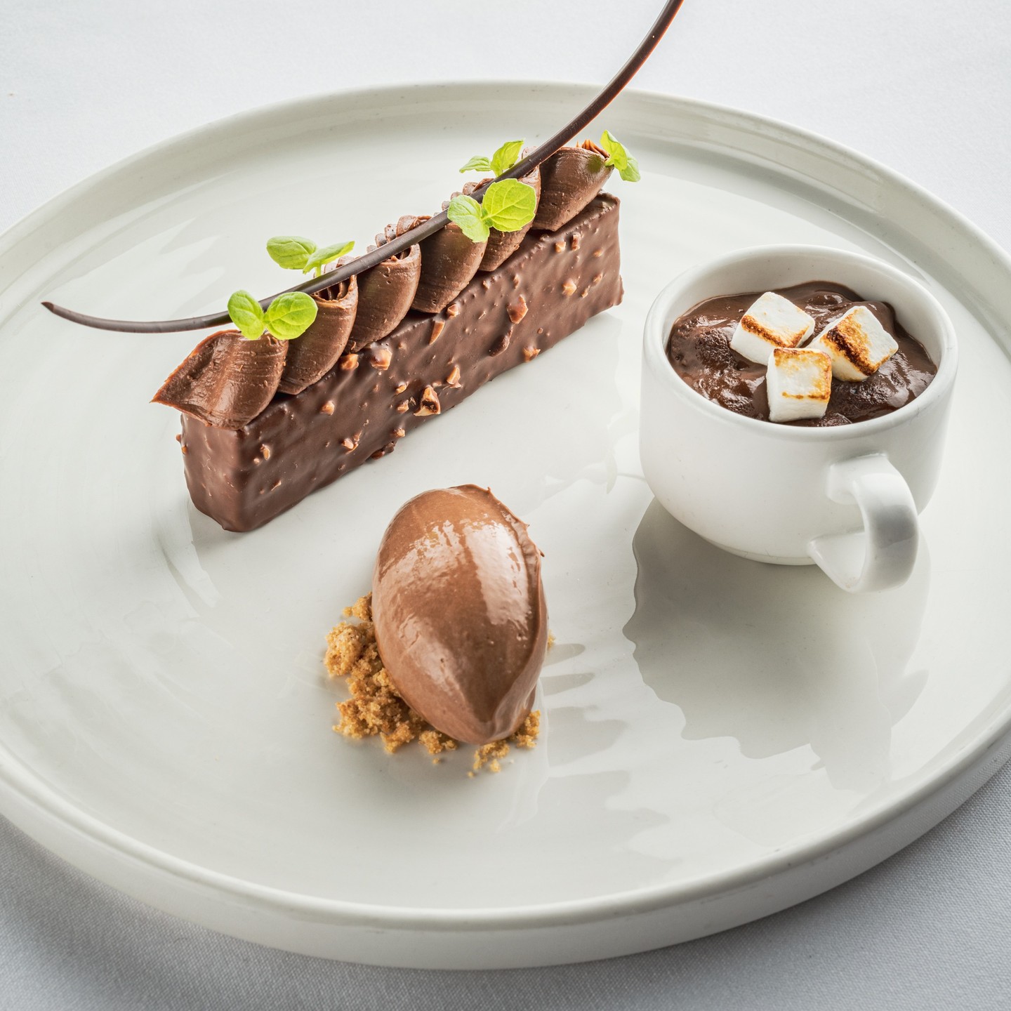 Le Lingot 🍫
Lingot de chocolat , caramel au beurre &
crémeux chocolaté au parfum de Gin BeOrigin de Québec.
📸 @lyraphoto
#chocolate #maitrecuisinierdefrance #gastronomy #gastronomie
#lesaintamour #gastronomiequebecoise #restaurantlesaintamour #restoquebec #foodies #quebecfood #vieuxquebec #alimentsQC #quebeccity #restaurantsaintamour #mangerlocal #mangerquebec #quebecfoodies
6 j