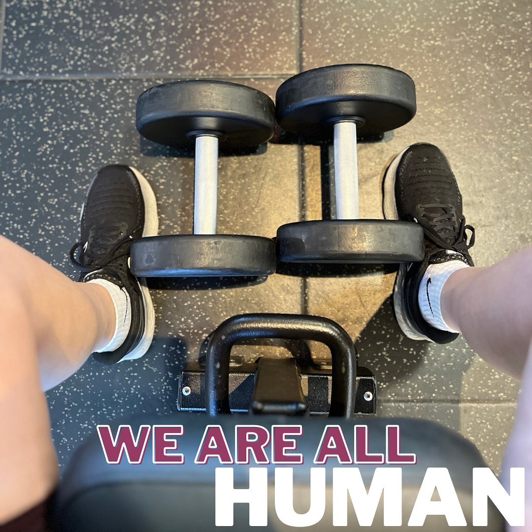 Thought I’d give you a little update about where I’m at with my own training…
But to be completely honest it’s been pretty much non-existent for the past few weeks. I couldn’t tell you when the last time was that I had a really good session on my own.
Working 10-12 hour days is proving pretty tough to have some time for myself 🥺
Sometimes work has to be a priority, but its also learning that I need to sometimes be priority 🥴
The only really good sessions Ive had have been at physio, in terms of that, I am still unable to run and do plyometrics as I’m still waiting for MRI results 😩
Today I made myself a priority, I have a couple of hours work to do but I thought “me first” and I feel so much better for it 🥰
Just a reminder that we are all human and it’s hard to know when to prioritise yourself 😬