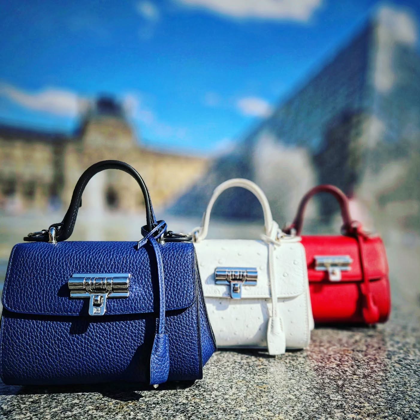 🇫🇷 Célébrons la fête nationale aux couleurs de la France 🇫🇷
#prouesbydavidhanna
#fetenationale #14juillet
#bastilleday #france
#luxury #handbag #madeinfrance
#leathergoods #hautemaroquinerie #fashion #paris #mode