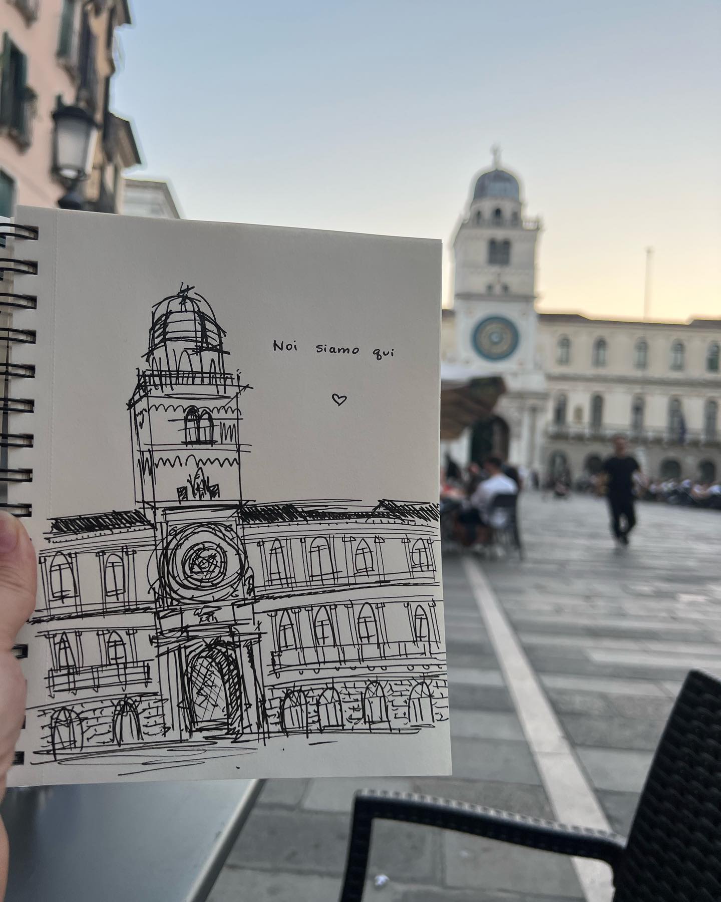 Delayed in Veneto, Italy because of an airline strike. What a tragedy. 🍷🖼️♥️
.
.
.
#art #fineart #drawing #italiaart #italyart #travelart #ilovesashaverymuch