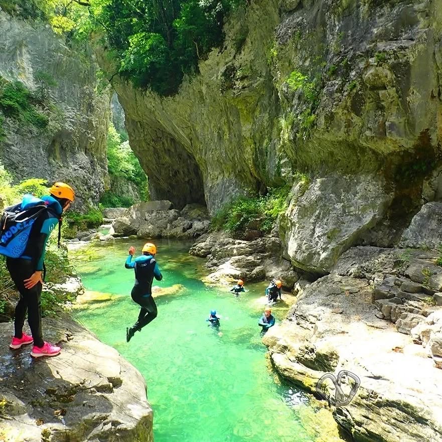 Barranquismo en Huesca, Ainsa, Pirineos. Aventura en Ordesa: Barranquismo, rafting, kayak, vias ferratas, 4x4...
Salidasvtodos los días para familias con niños y adultos deportivos.
¡Reservas online!
+34 608331594
.
.
.
#ainsa #barranquismo #ordesa #boltaña #pirineos #huescalamagia #torla #alquezar #pyrénées #canyoning