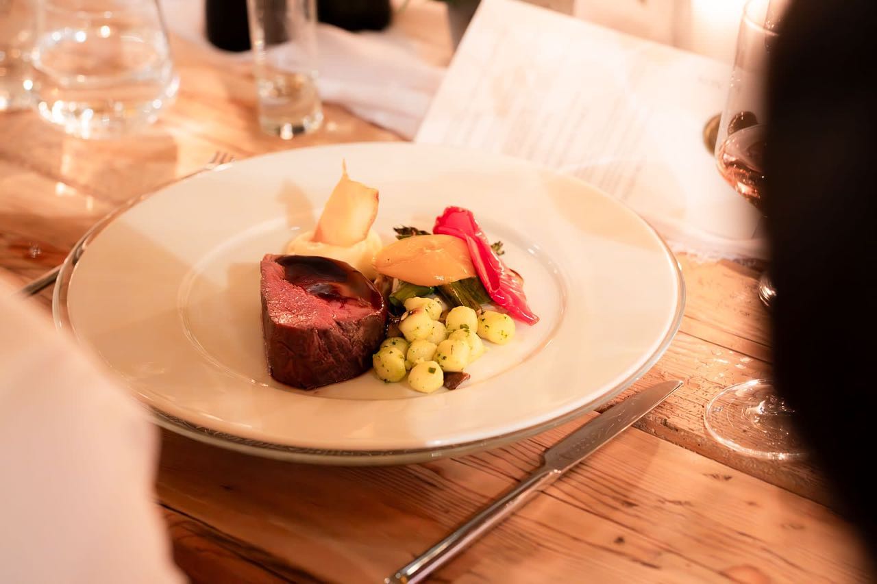 Wedding Time 💕 im @hofgut_von_huenersdorff #diegabel_cateringevents #hofgutvonhünersdorff #weddingtime #dinnertime #unvergesslichemomente