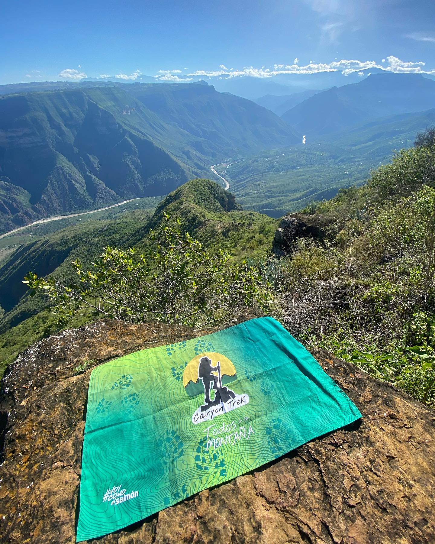Todo el mundo habla de la escasez de agua del cañón, pero acá lo que hay es vida, caminos por conocer y saberes campesinos por aprender. Toooodos a la montaña 🏜️
.
Gracias a @cafebajosombra por apoyarnos con el cafecito que brindamos en nuestros recorridos, delicosisimo😋 yummyyyyyyyy
