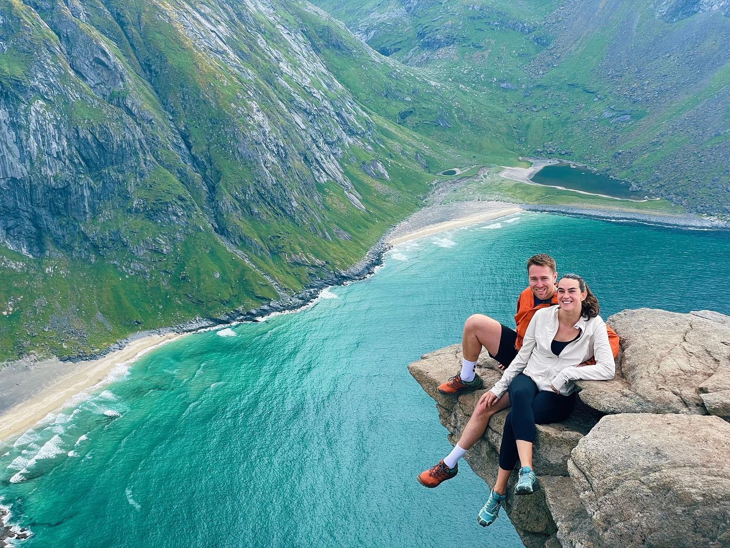 Meet me at midnight ☀️