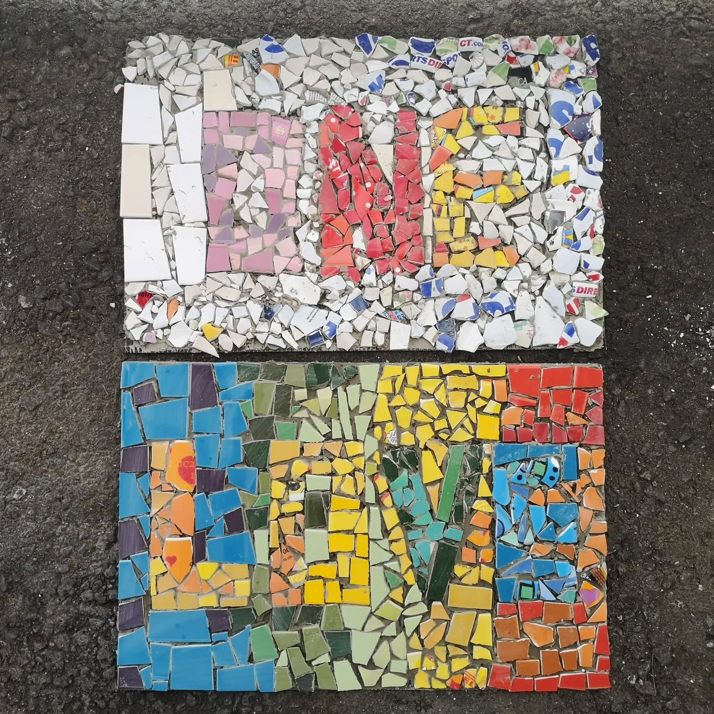Well Being Wednesday at @onelovesoupkitchen we were asked by @focalpointgallery if we could take part in making a mosaic using recycled mugs - the guests that took part had a great time and we made 4 mosaics using the materials.
#upcyclingmugs #reuse #brokenporcelain #brokenceramic
#makingmosaic #wellbeingart #oneloveprojectsouthend #wellbeing #wellbeingproject #communityproject #communitymosaic #recycledmosaic #southendonseaessex