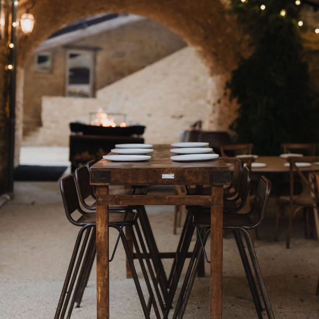 Se marier sur 3 jours et commencer par un Welcome diner chaleureux et festif ?
Au Domaine de Valbonne, on prend le temps d'être ensemble et de partager des souvenirs qui resteront gravés à jamais 🤩🫶
Photographe : @neupap_photography
Lieu de réception @domainedevalbonne
Wedding Planner & Déco @sweetblossom.event
Traiteur @gueuleton
Mobilier @be_lounge_officiel
DJ @monsieurseptdj
#welcomediner #mariageenprovence #domainedevalbonne #lieudexception #lieumariage #mariageenprovence #provence #provencewedding #provenceoccitane #saintpauletdecaisson #gard #occitanie #southoffrance #sinspirersemarier