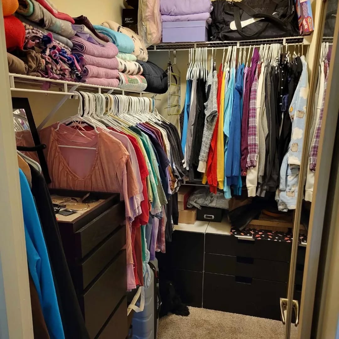 📢 Organizing doesn't have to mean a massive decluttering or buying fancy things from the container store! 📢
While a more aesthetic or cleared out organization does work well for some people - it isn't the only possible outcome for hiring help!
Organization is all about how those who live or work in it use your space. It's also about storing your items in a way that serves you and them.
It's ok if you live in an apartment with limited storage, hold on to a lot of things, or have a small budget. You can still bring in someone to help you when a space feels unmanageable!
I too love the big fancy reveals on organizing shows or social media. But I wanted to show this recent apartment closet project I did because for this client she just needed more time in her day (Swipe right for the 'before').
As is the case with many apartments, this closet has to serve several purposes so with some tidying, zoning, and a little organizing it functions better for her actual use - even without looking like an episode of The Home Edit. She still uncovered a few things she decided to let go of and gets to feel refreshed in her space, with a system she feels comfortable managing.