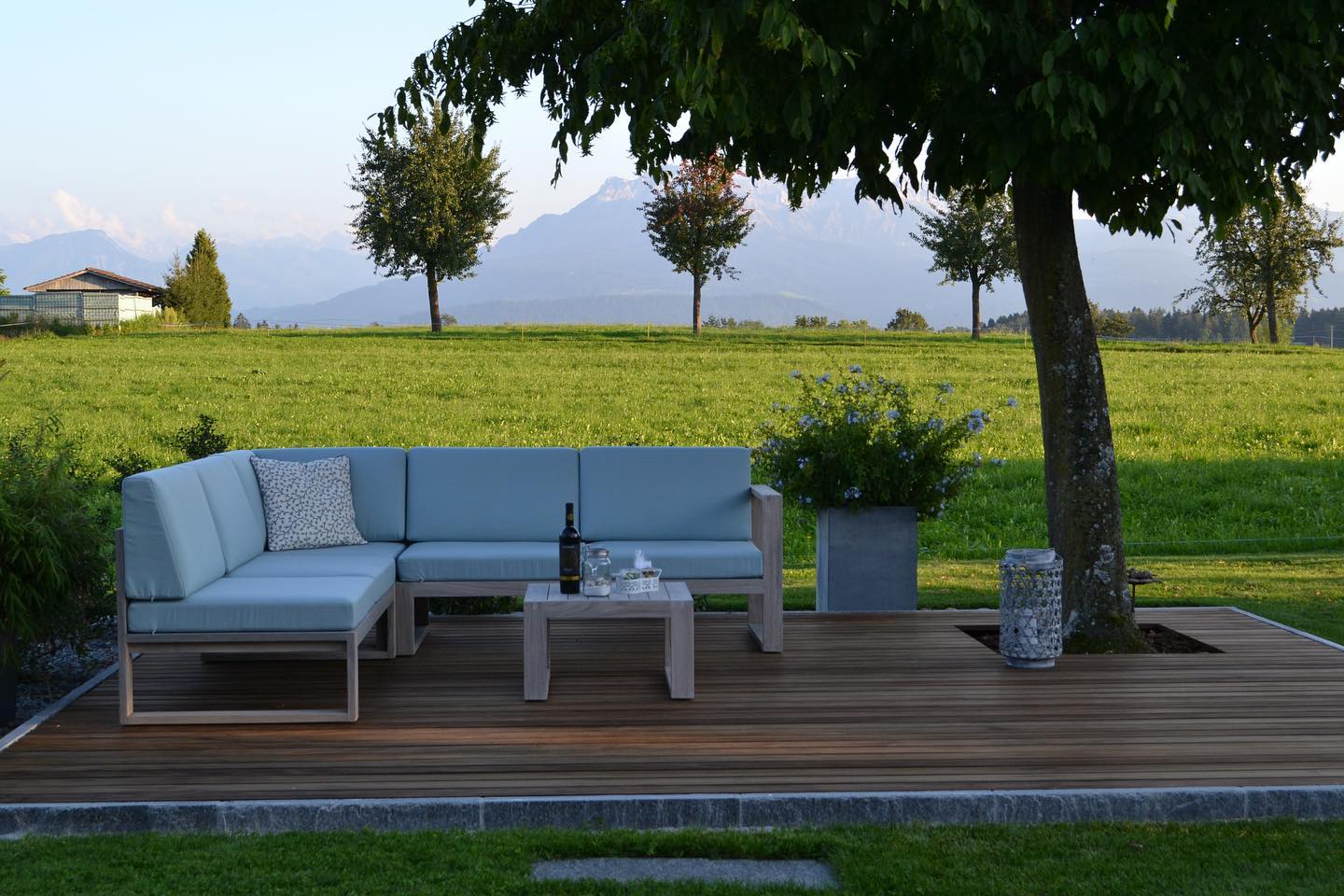 Sommerzeit ist Gartenzeit. Mit perfekt auf Ihren Garten abgstimmten Sonnenschutzelementen lassen sich auch die heissen Tage draussen geniessen.
#tollegaerten #garten #sommer #sonne #schatten