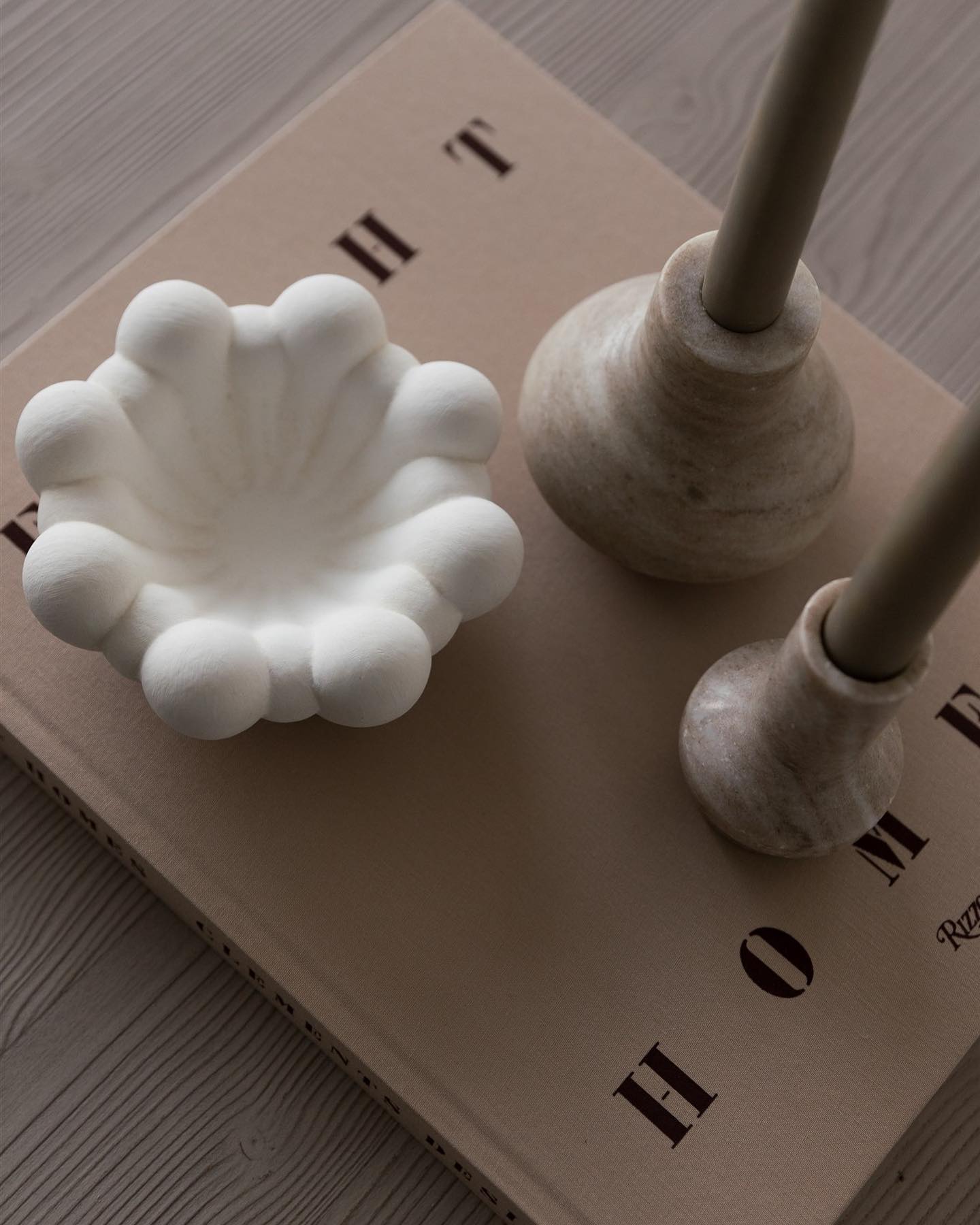 🤎
📷 @dhorvathphotography
#projectlowervillage #style #styling #interiordecor #coffeetable #homedecor #homeinspo #design