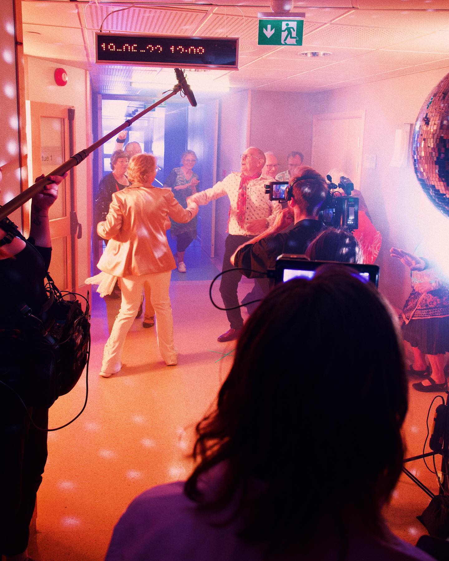 Behind the scenes på opptak av kortfilmen Den Siste Dansen 🎥🪩🕺 | Takk til crew og cast for bra arbeid, og til @mediefabrikken for prosjektstøtte!