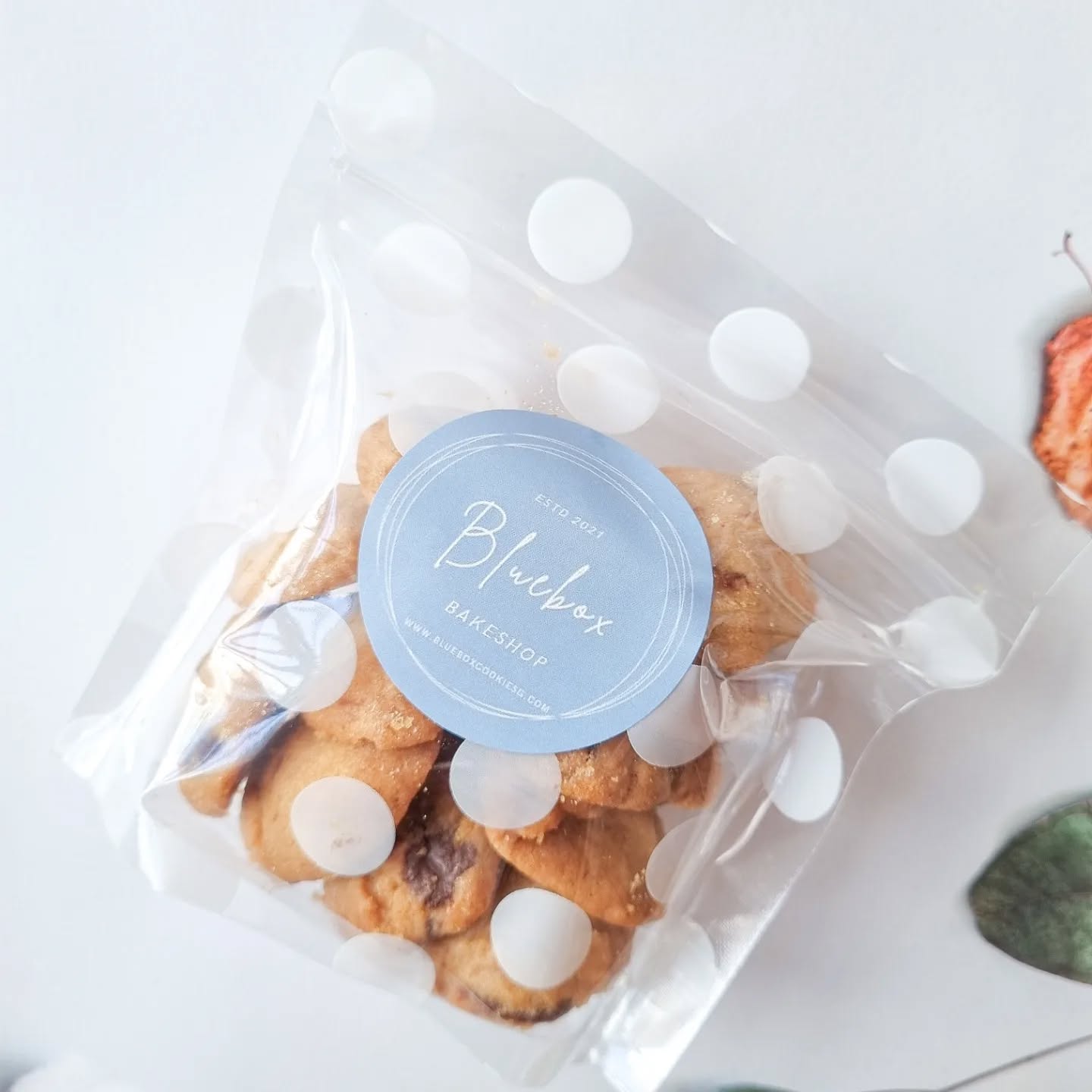 Delicious, presentable & most importantly, affordable cookies for your special day or events!
Whether it's a company event, festive season, or birthdays, we are here to help!
DM or drop us an email to discuss & find out more!
www.blueboxcookiesg.com