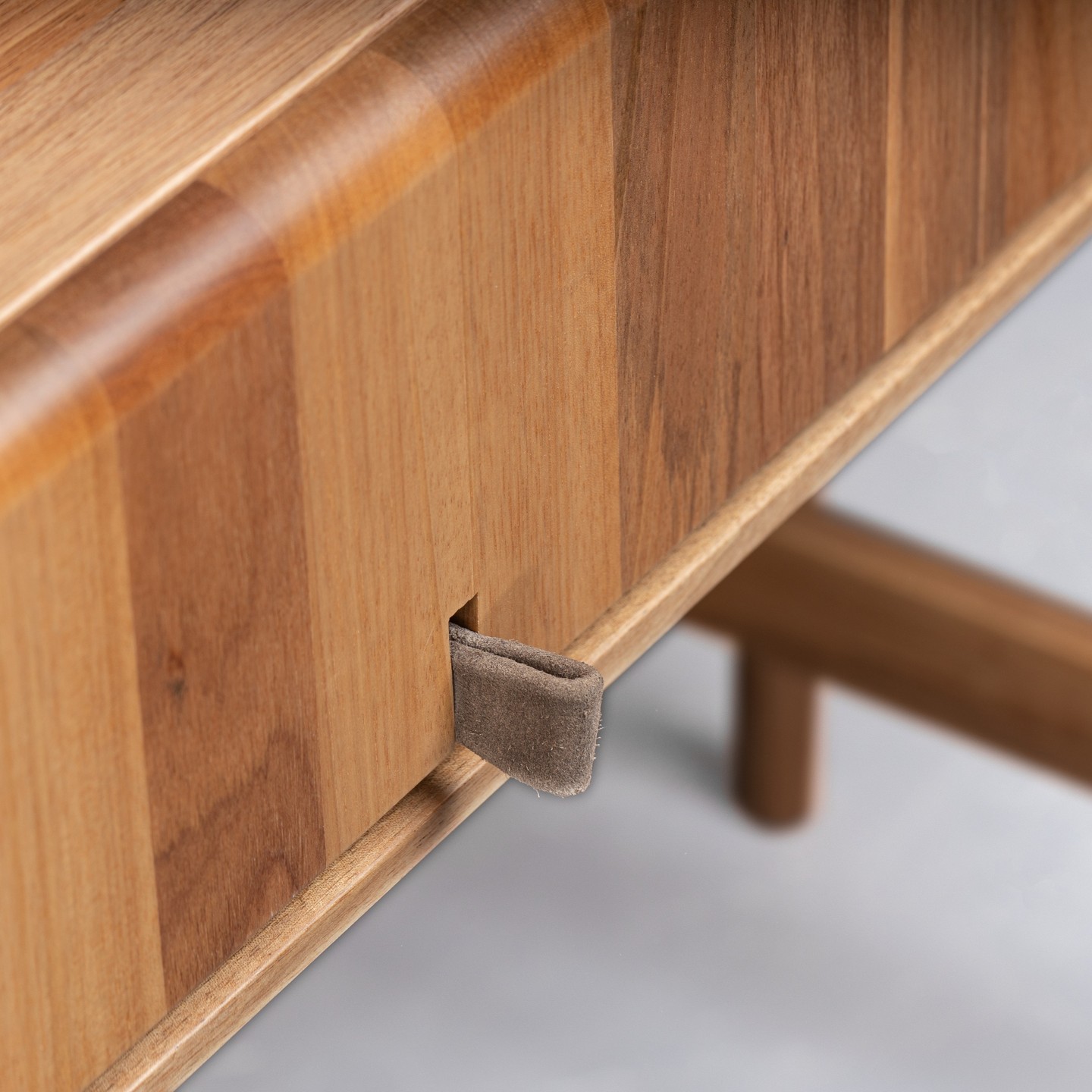 Detalhes...
Aparador Tom
Coleção Bossa Nova
De Lavie Decor
design @ampezzanmaciel.design
#delaviedecor #moveisdelavie #moveisdemadeira #aparador #design #decor #moveiscomdesign #mueblescondiseno #furniturewithdesign #mueblesdemadera #mueblesbrasileños #woodenfurniture #brazilianfurniture