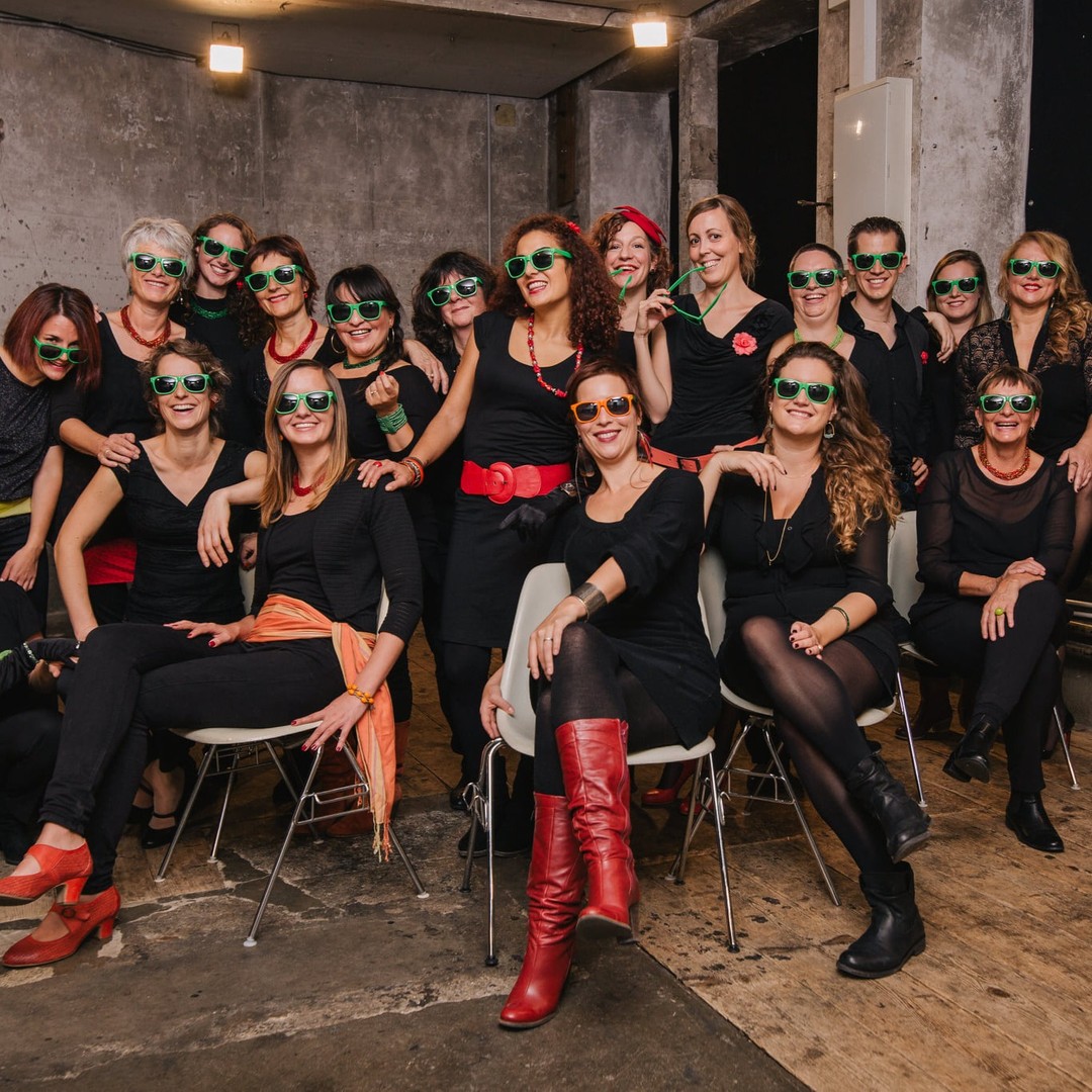 Asparagus & Melon Voices
https://www.facebook.com/asparagusandmelon/
#lingenieuse#fannyanderegg#welovetosing