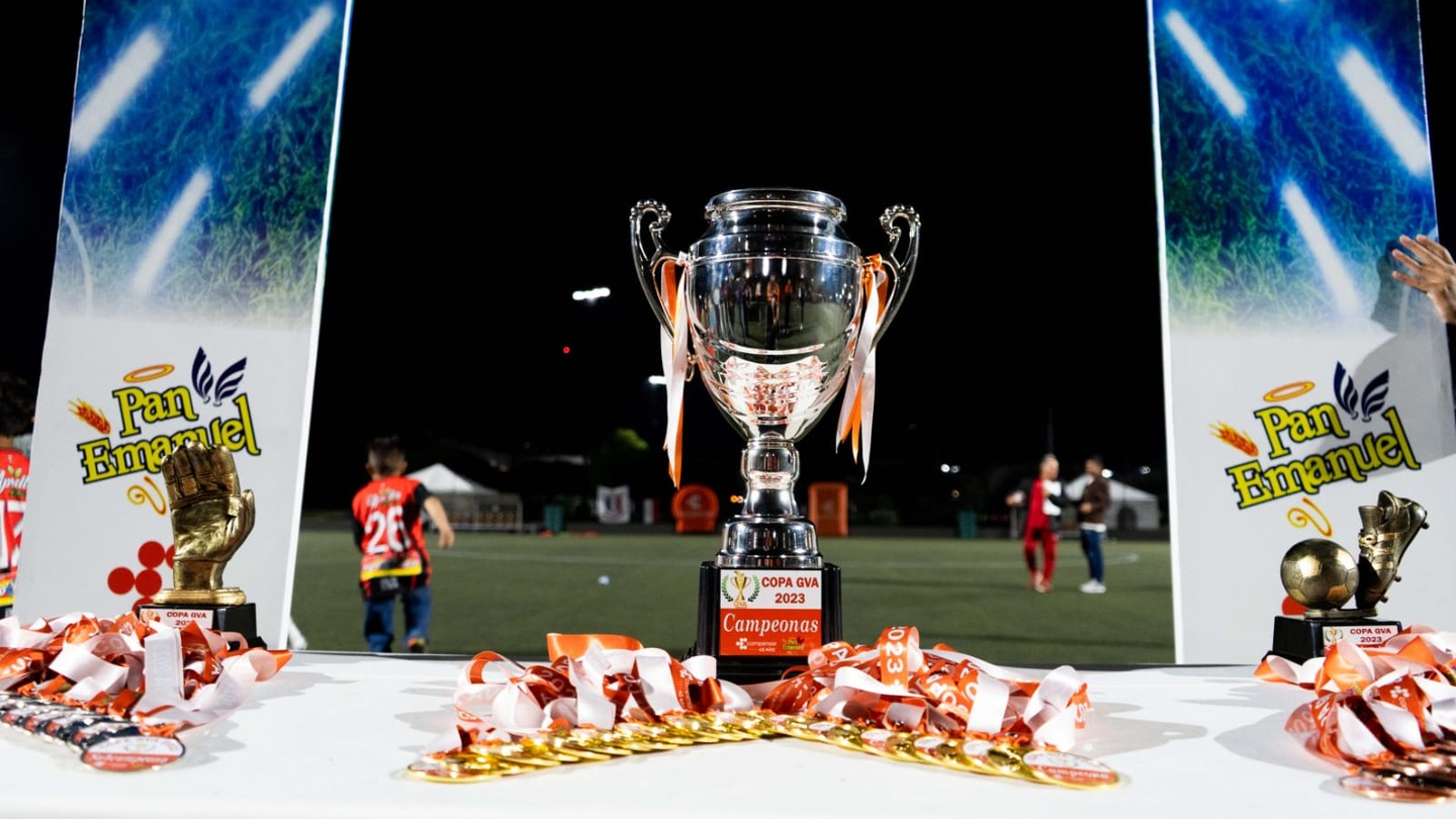 Muchas gracias a todos y a todas por hacer parte de esta III edicion de la Copa GVA ❤️.
Sigamos apoyando el Futbol Femenino porque si vale la pena, que buen talento nos demostraron los 9 equipos, gracias por participar y creer en nosotros. 😊
Con el apoyo de @compensar_info @deportescompensar @panemanuelbogota @gatoradecolombia @vivetvcolombia
@balonesgolary @gvafundacion @baloafutbol Se hizo realidad esta tercera etapa ...
@sport1ens
@panemanuelbogota @deportescompensar @balonesgolary @vivetvcolombia @gatoradecolombia
#juntoshacemosunmundomejor #futbolfemenino #futbol #femenino