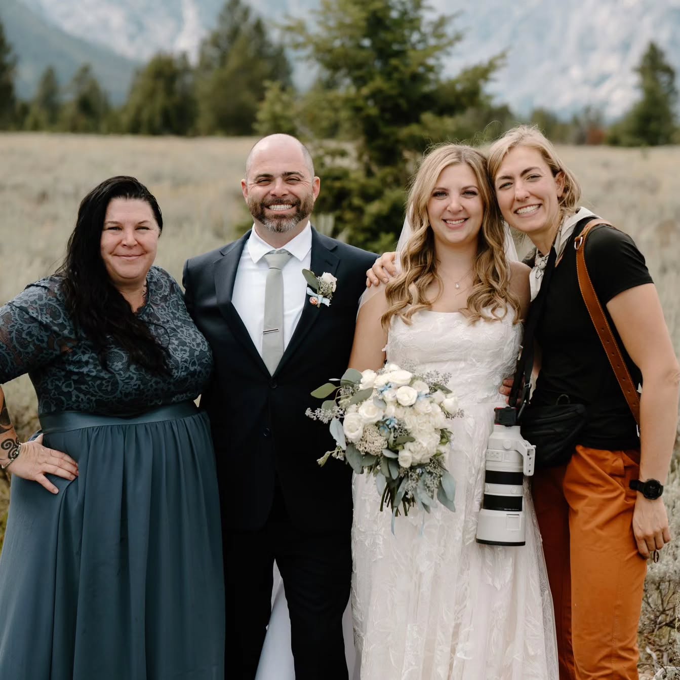 I absolutely love it when I get to work with wedding pros who have also become friends... especially when it's in epic spots like Grand Teton National Park.
Combine that with rad couples, and it's a dream come true!
@forever.to.the.moon_ @amyshaughn