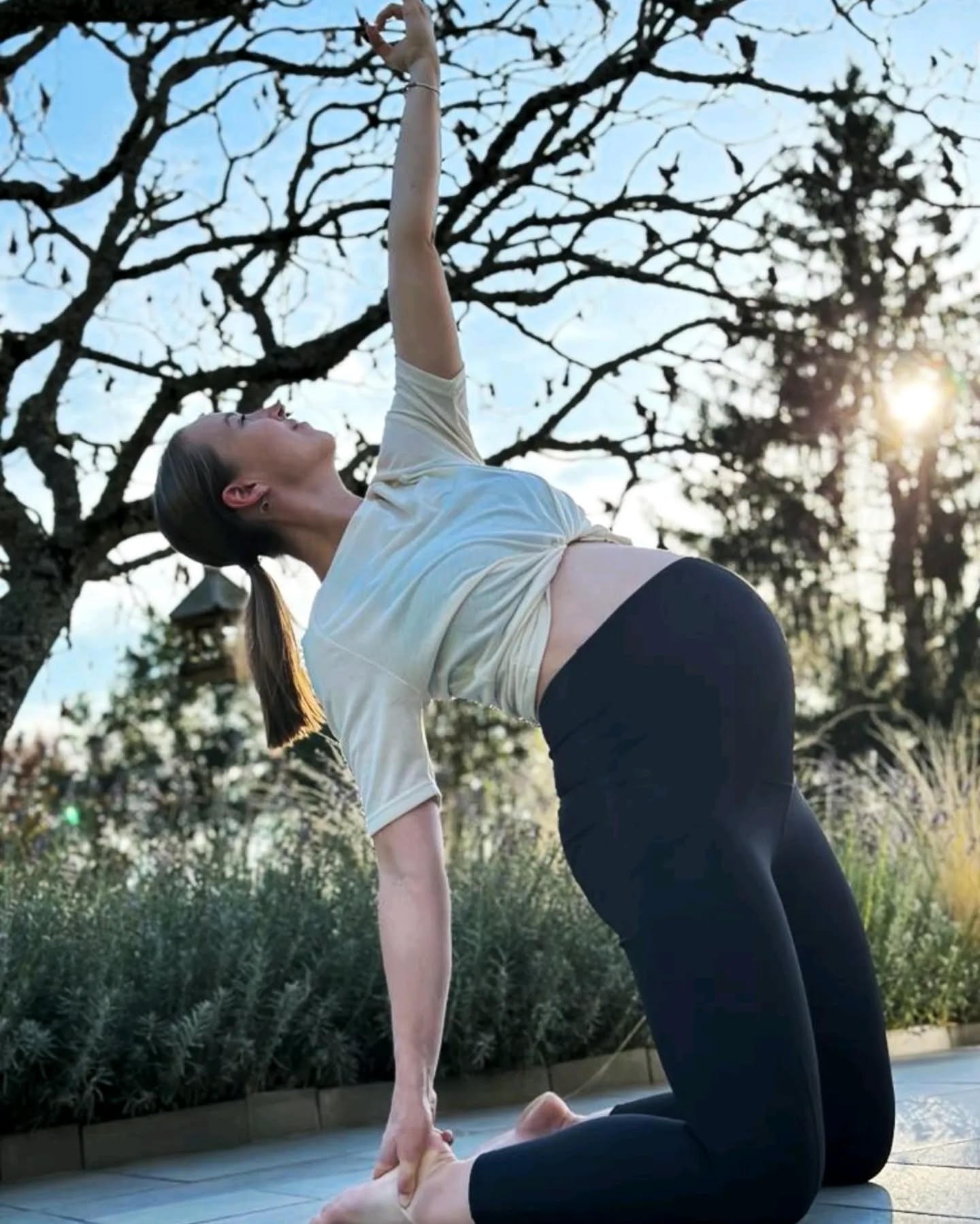 Petite pause maintenant 🐥
On se retrouve en décembre, yoga et danse 📍Annecy & Bonneville
#yoga #yogaannecy #yogaprenatal #yogapose #camelpose #findegrossesse #8monthspregnant