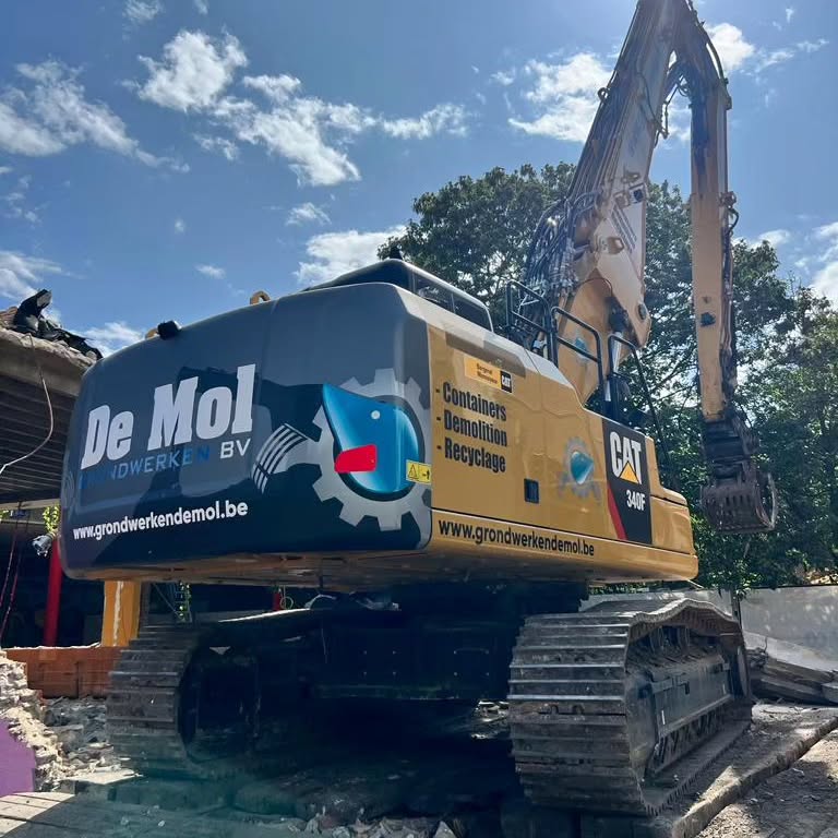 🚨🚨🚨TE HUUR🚨🚨🚨
🏗 🏗 🏗 +👷♂️👷♂️👷♂️
#grondwerken #grondwerker #afbraakwerken #kraanman #kraanmachinist #teamdemol #demol #cat #340f #Demolition #demolitionequipment #forrent #rental #heavyequipment #sloop #sloopwerkzaamheden
