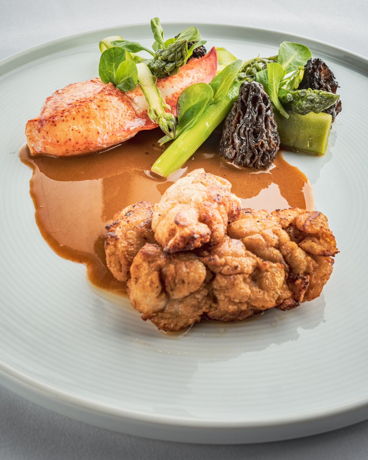 Ris de veau et homard🦞
Morilles farcies aux crevettes de Matane, asperges & jus de viande au Lillet
📸 @lyraphoto
#homard #risdeveau #maitrecuisinierdefrance #gastronomy #gastronomie
#lesaintamour #gastronomiequebecoise #restaurantlesaintamour #restoquebec #foodies #quebecfood #vieuxquebec #alimentsQC #quebeccity #restaurantsaintamour #mangerlocal #mangerquebec #quebecfoodies