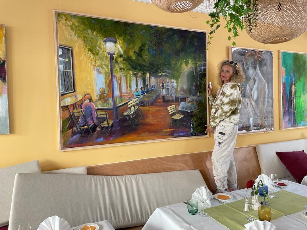 Österreich kommt uns immer näher!
Romy Dircks, die Malerin von der Werse grossflächig im Einsatz#österreich#münster#martiniviertel#kunst