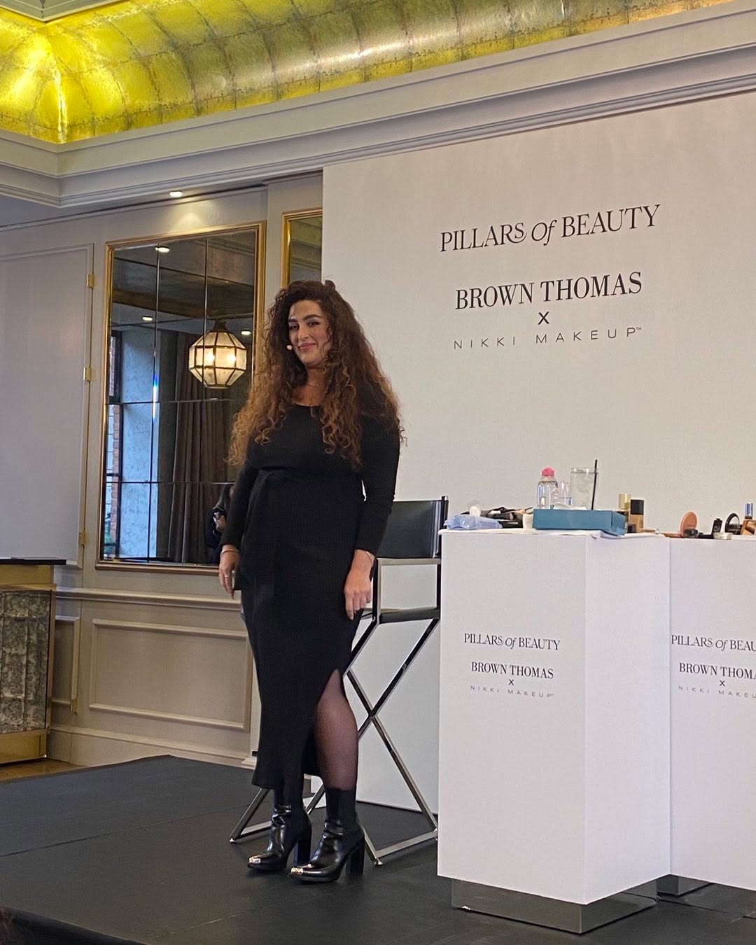 Fantastic masterclass with @nikki_makeup today. It’s always good to upskill particularly with such an amazing global makeup artist #makeupartist #dublinmakeupartist #wicklowmakeupartist #bridalmakeupartist