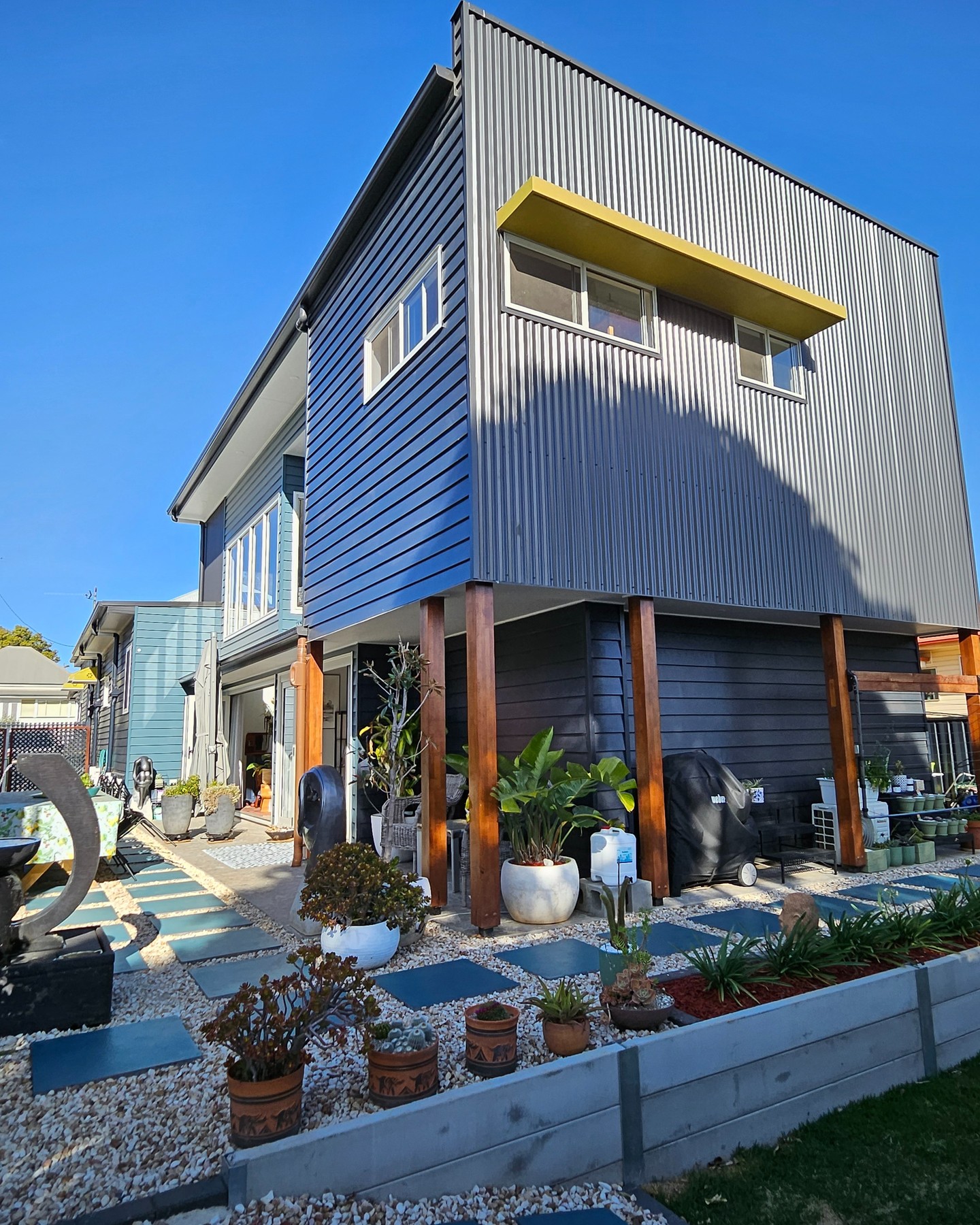 It was nice to be invited back to a completed extension project to take some photos. #homeextension #houseextension #homedesign #housedesign #renovation #toowoomba #darlingdowns #kevmorrisbuilder