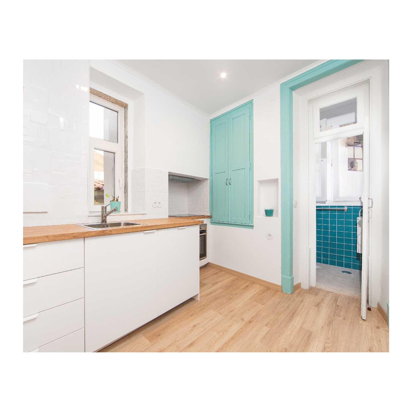 ~ APARTAMENTO EM ARROIOS ~
Remodelação e renovação
Arroios, Lisboa
~ 2023 ~