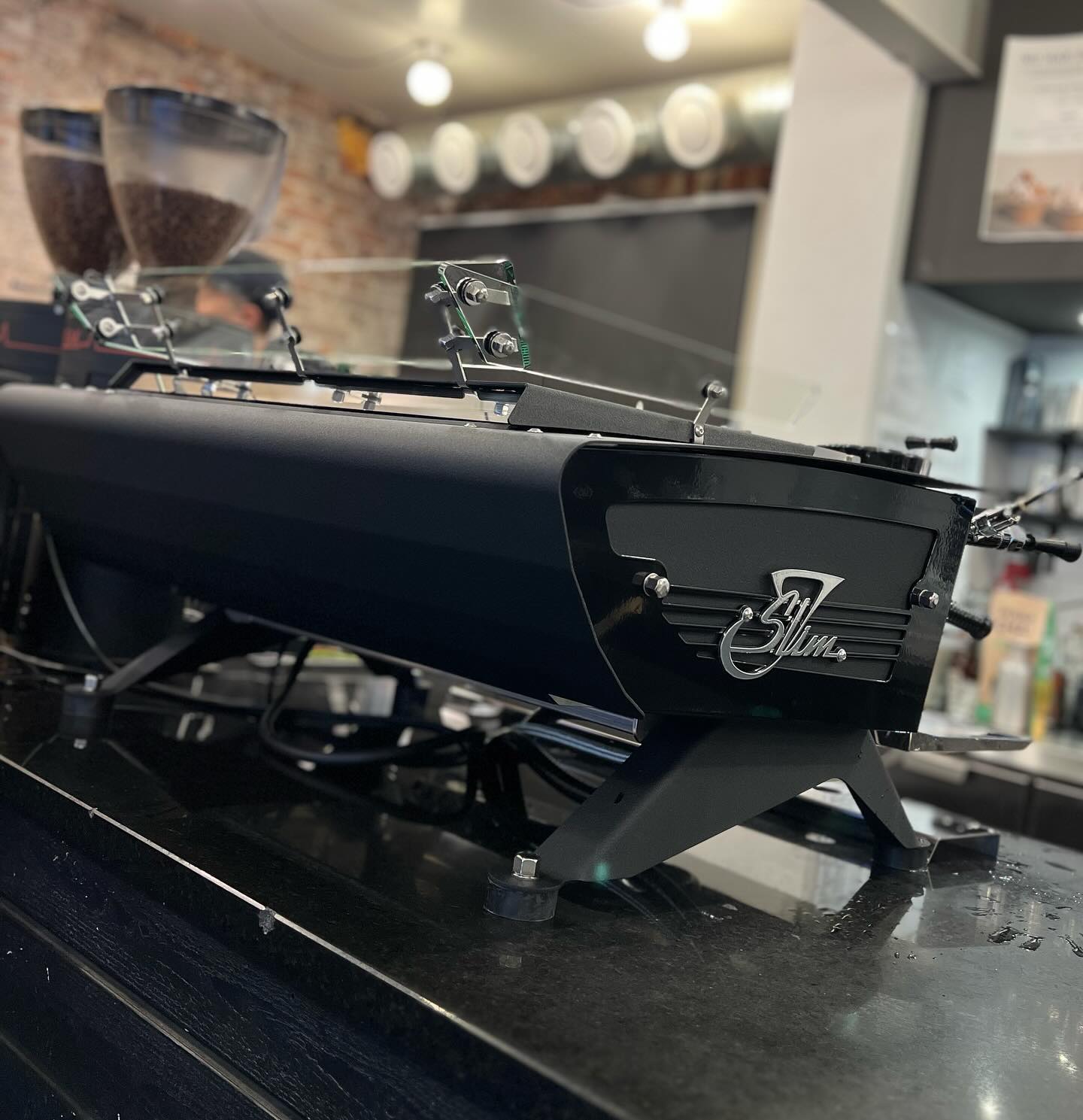 Härligt hantverk från holland hos härliga hantverkare i göteborg. @kvdwespressonisticworks #2 hos @damatteo vallgatan