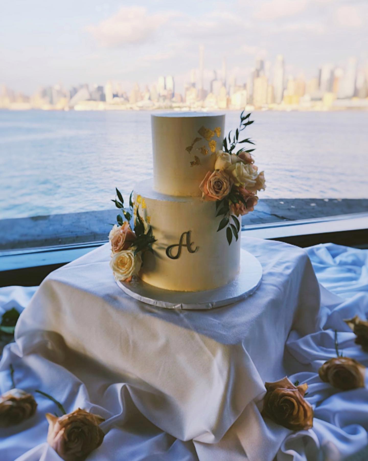 ✨A wedding cake with a view!✨
•
•
•
After a much needed hiatus we are back! This beauty was a lot of fun to make! Love seeing a sketch come to life, but knowing how much my clients love it, feels even better!
•
•
•
Have a special event or occasion, and in need of a cake or treats?!? Then click the link in my bio, fill out the “Get a quote form”, and we’ll get back to you as soon as possible!
•
•
•
#weddingvenue #cakedecorator #statenislandbaker #nybaker #customcakes #floralcakes #cakeart #cakedecorating