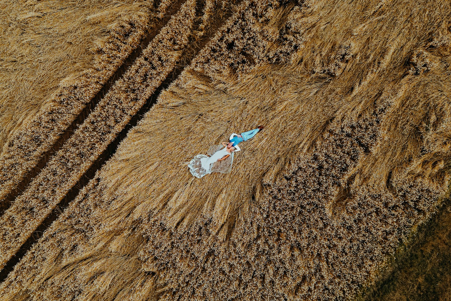 Hochzeit von Ann Sophie & Alex..
#hochzeitsfotos #hochzeitsfotograf #hochzeitsreportage #weddingpics #weddingphotography #brautpaar #brautkleid #lookslikefilm #drohnenfotografie #hochzeitsfotoswürzburg #hochzeitsfotograffrankfurt #hochzeitsfotografiewürzburg
#hochzeitsfotografwürzburg #gettingready #groomsmen #hochzeitsfotosfrankfurt #storytelling #storytellingphotography #eröffnungstanz #drone #dronephotography #drohnenfotografie @djiglobal