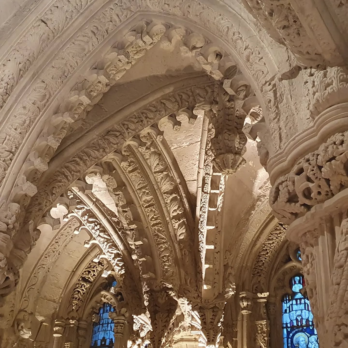 The team @saltire_hospitality sure know how to throw a party! Fab night at @rosslynchapel - great food (AMAZING food), great entertainment, great venue and great hospitality. So many #eventprofs there🕺. Special mentions to the band @splendidquestion and superb lighting by @360eventhire