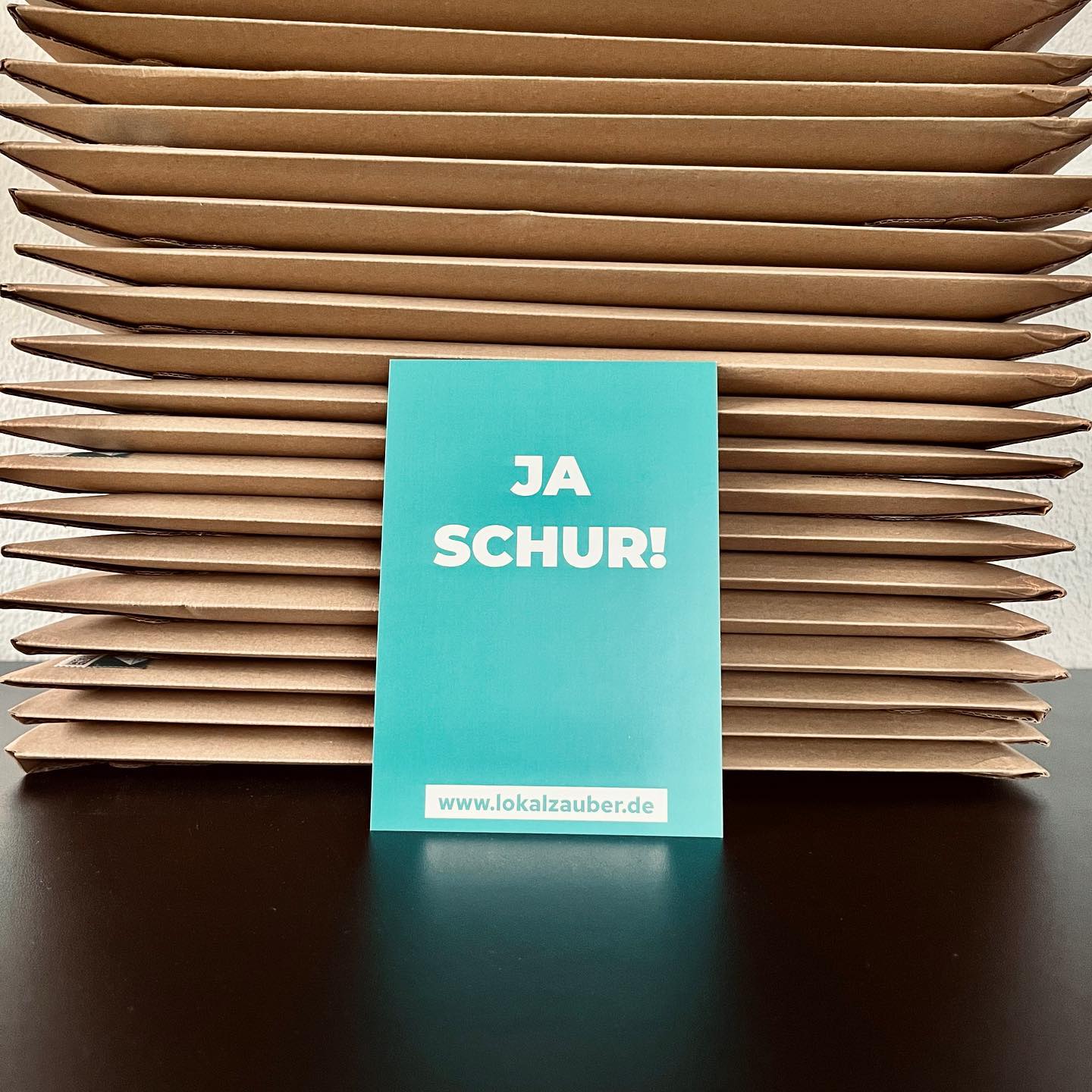 Vielen Dank für Eure zahlreichen Bestellungen 😍 Morgen geht die nächste Fuhre wieder raus! Ganz viel Spaß und Freude mit unserem Siegerländer Wimmelbuch💪🏽 www.lokalzauber.de #kreuztal #burbachsiegerland #neunkirchen_siegerland #wilnsdorf #siegen #siegenwittgenstein #hilchenbach #netphen #badlaasphe #badberleburg #erndtebrück #freudenbergsiegerland #wimmelbuch #kinderbuch #lokalzauber #siegerland