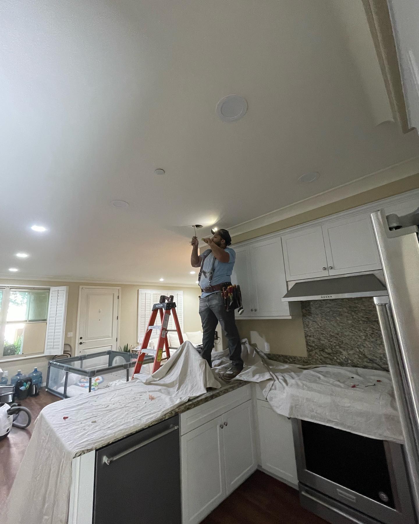 #lights#lightingsolutions #electricalcontractor#electrician#retrofitlights#recessedlighting#recessedlights#newconstruction#homesforsale#homes#renovation#savingenergy#lightroom#light#lightingdesign#residential#realestate#reelsinstagram#electricvehicle#chargingstation#electricvehicle#electricalwires#homedesign#constructionlife#constructionworker#recessedlighting