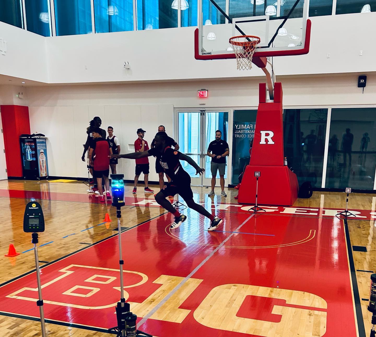 We recently had a great time testing the men's basketball team at Rutgers University! 🏀🎉 Outstanding athletes and a phenomenal staff. Thank you for the amazing experience! #RutgersBasketball #TestLikeAPro