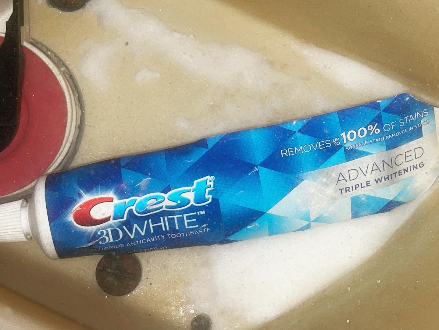 How to keep your toilets 🚽 fresh, white and clean? Well if it works on your teeth 🦷 why not in your bowl?!