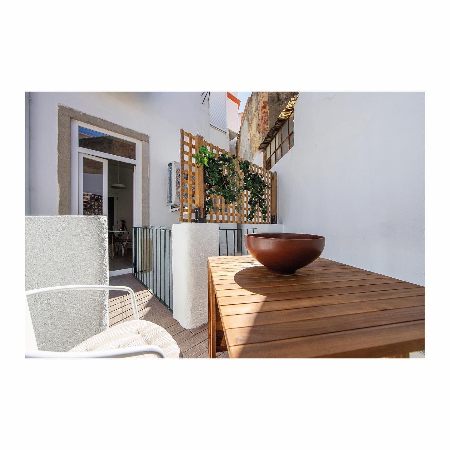 ~ APARTAMENTO EM ARROIOS ~
Remodelação e renovação
Arroios, Lisboa
~ 2023 ~