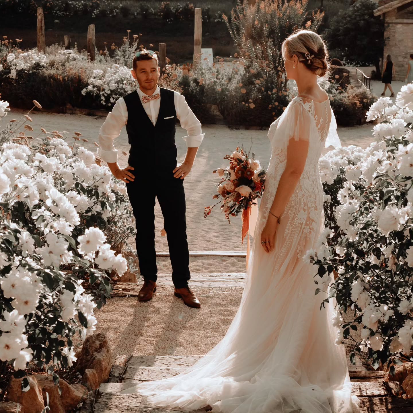 Bientôt la fin de saison 2023 et déjà 27 mariages pleins d'énergie et d'amour...
Celui de L&JE était juste magique et revoir ces magnifiques photos nous remplit d'émotion. Merci à vous pour ces moments partagés ❤️
📷Photographe @audreyalarcon_photographe
Lieu @domainedevalbonne
Traiteur @stevenskitchen.provence
DJ @33tours.dj
Fleuriste @les_herbes_sauvages
Vidéaste @lapetitemariee_videaste
Maitre nageur @ehswim.30
#weddingprovence #couplegoal #southoffrance #lieudexception #weddingphotographer #instawedding #outdoorwedding #mariageenprovence #sinspirersemarier #saintpauletdecaisson #domainedevalbonne #provencewedding
#provence