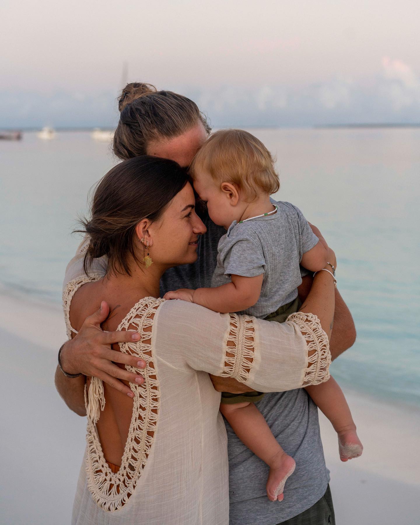 04/2022
Zanzibar
…and this is why we ended up in Zanzibar again. (see last post to read the story)
Zachary turned 1 years old. Lukas had a lot of time for being a Dad, working out and working online. I started the Online Shop with Maasai Crafts. Spent time with Tanzanian Maasai Mamas and their kids. And as a family we enjoyed the relaxed times at the beach.